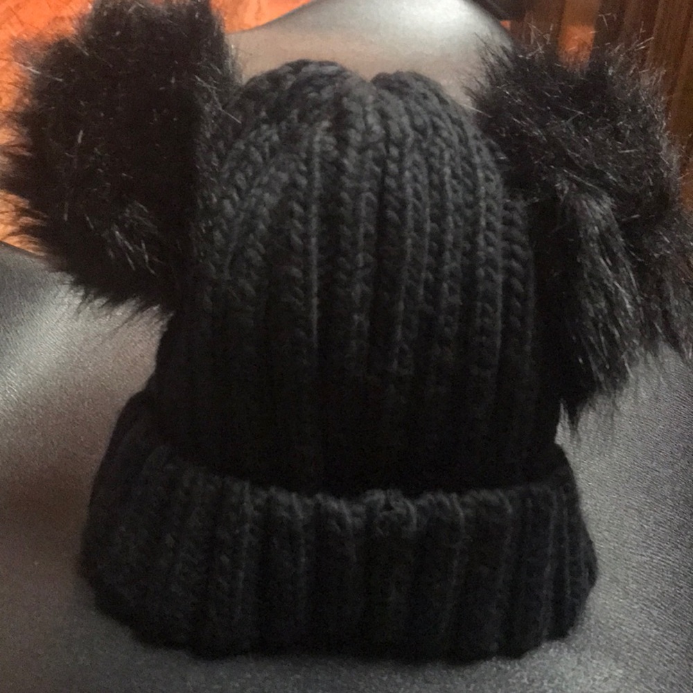 POM POM WINTER BEANIE HAT!!! So ADORABLE!🤗🤗🤗🤗 - Picture 3 of 3
